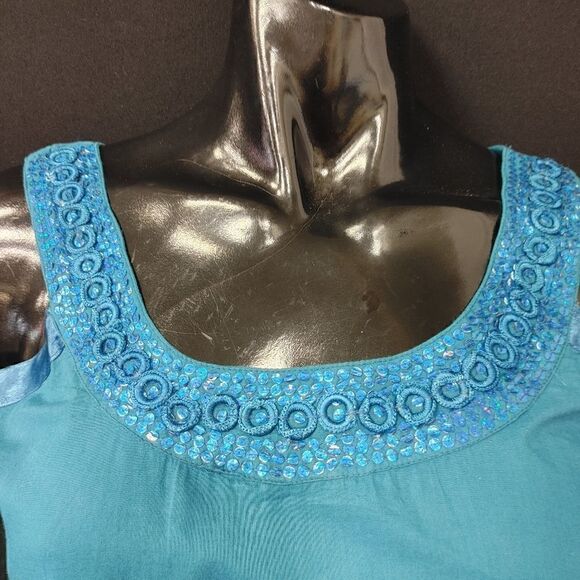 LADIES SLEEVELESS ROUND NECK TEAL FASHION TOP - Picture 2 of 6